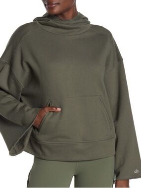 ALO Yoga Hoodie Green Low Key Wide Sleeve size M